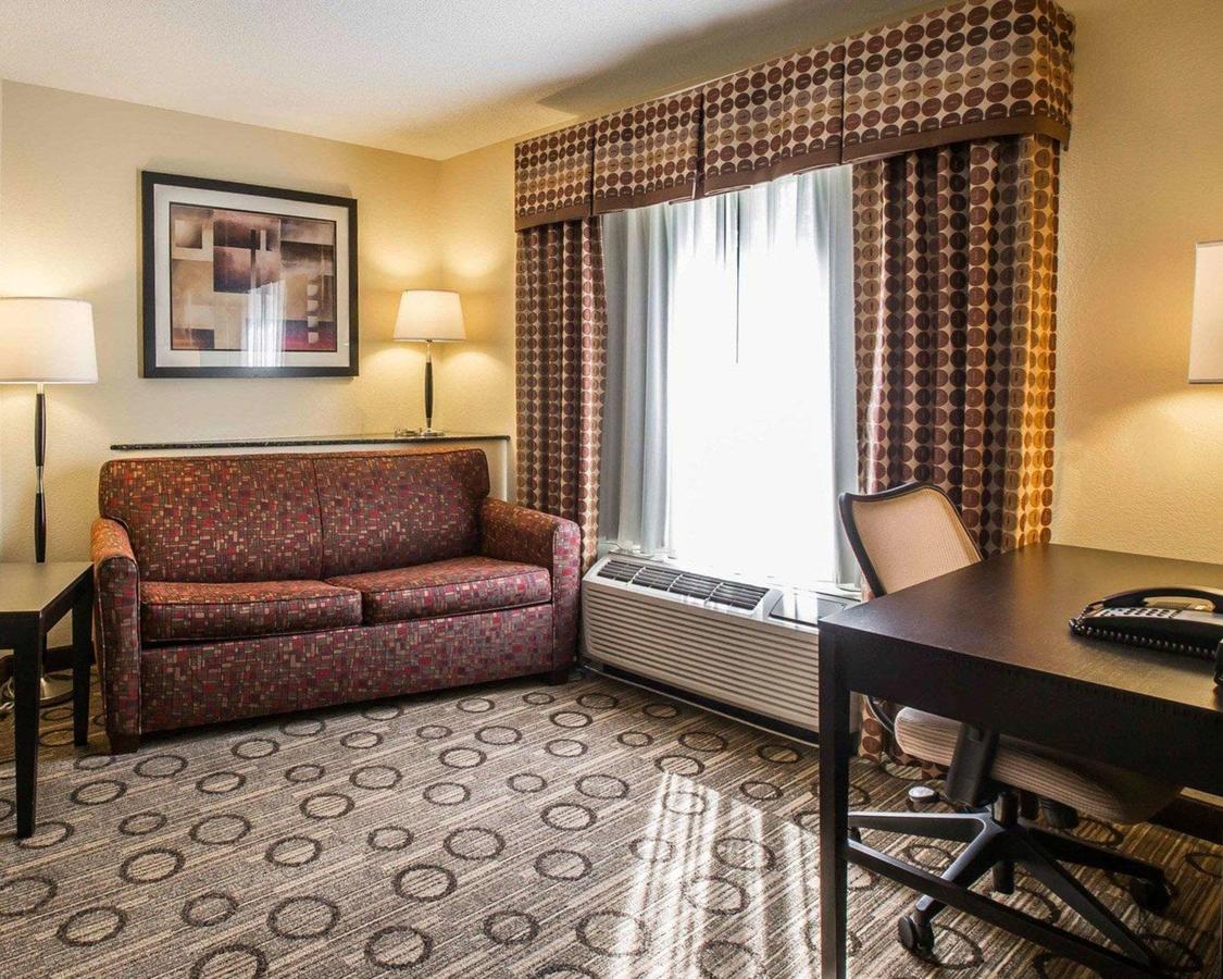 Comfort Suites At WestGate Mall - thumb 18