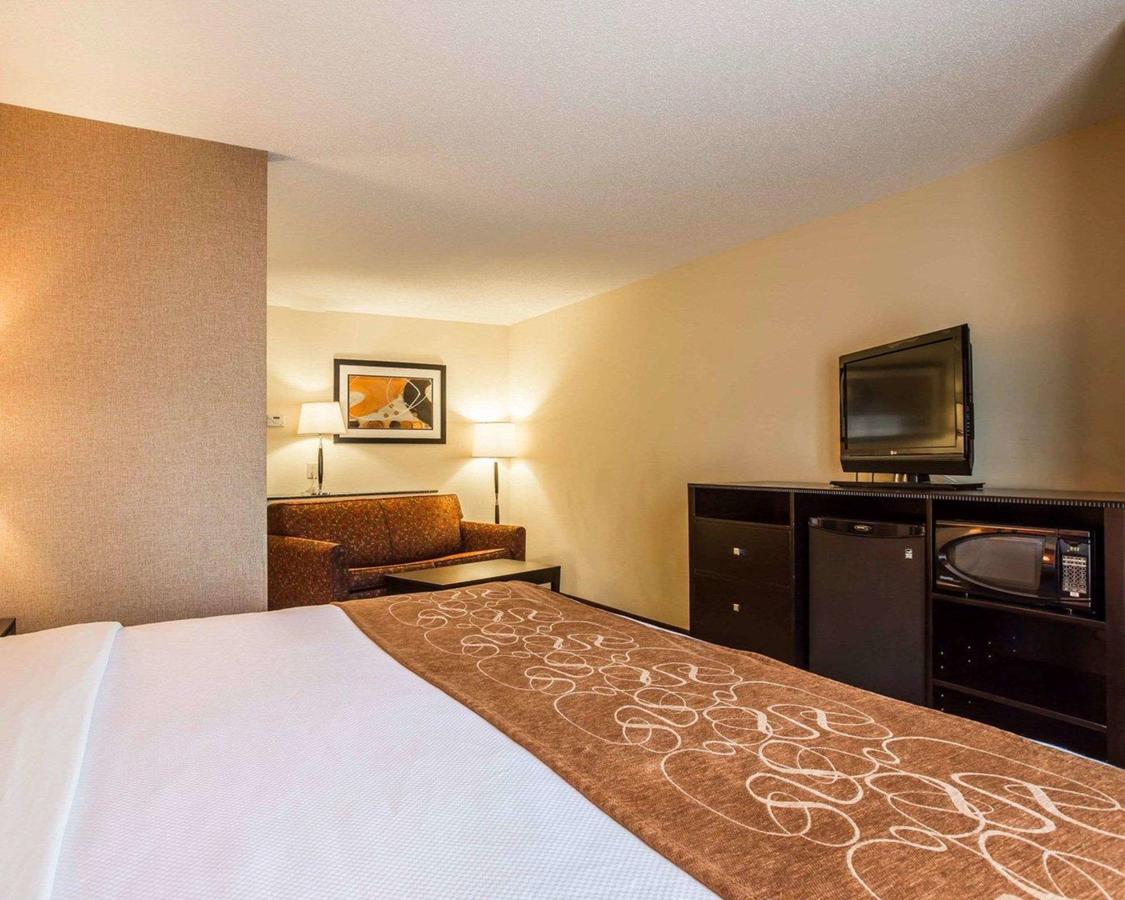 Comfort Suites At WestGate Mall - thumb 22