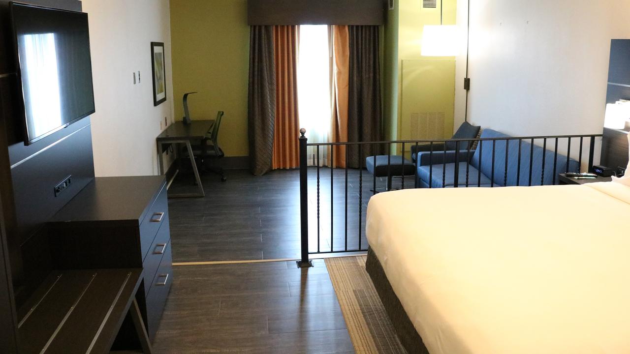 Holiday Inn Express Hotel & Suites Columbia-Fort Jackson - thumb 12