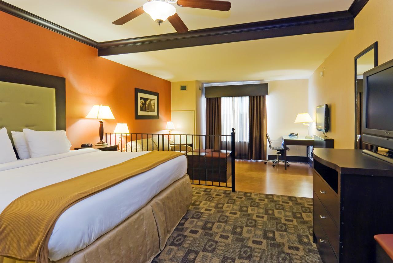 Holiday Inn Express Hotel & Suites Columbia-Fort Jackson - thumb 1