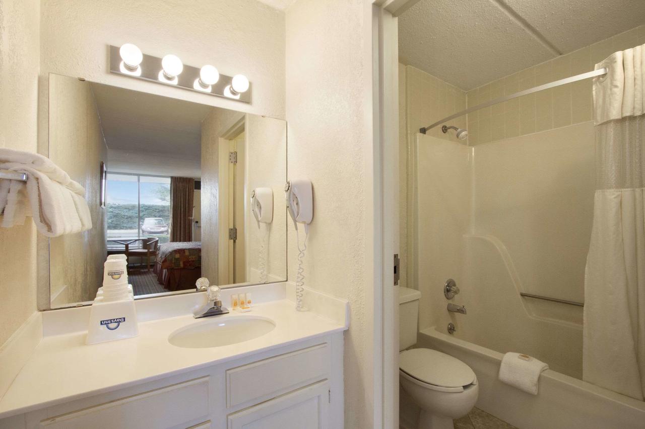 Days Inn By Wyndham Seneca - thumb 23