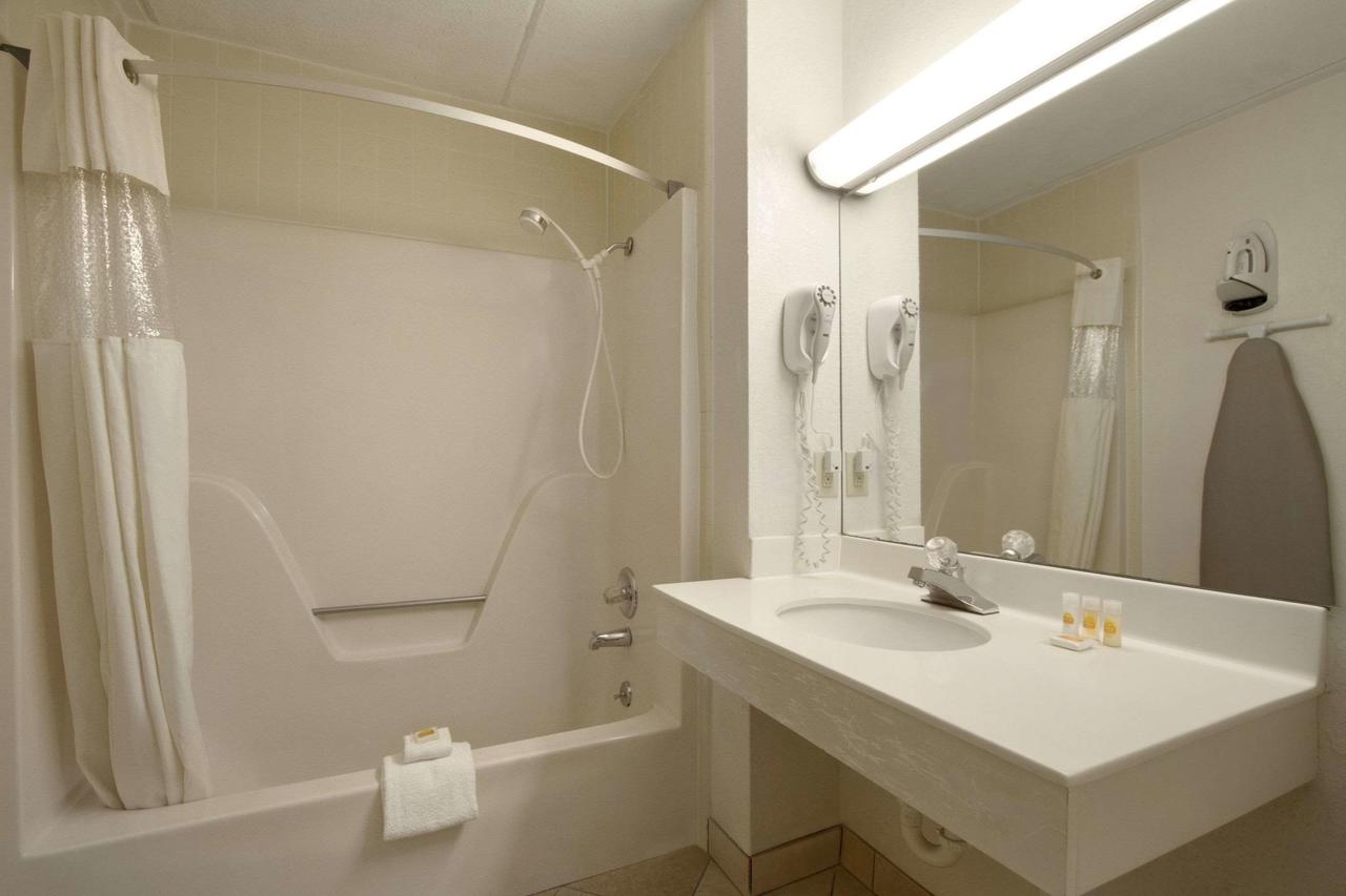 Days Inn By Wyndham Seneca - thumb 18