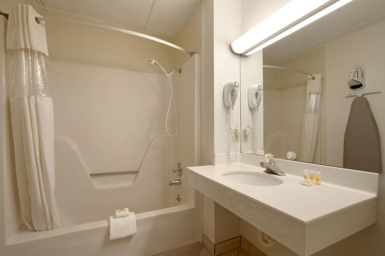 Days Inn By Wyndham Seneca - thumb 11