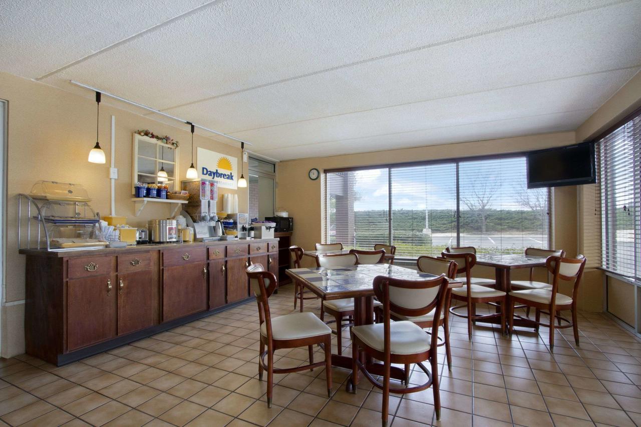 Days Inn By Wyndham Seneca - thumb 19