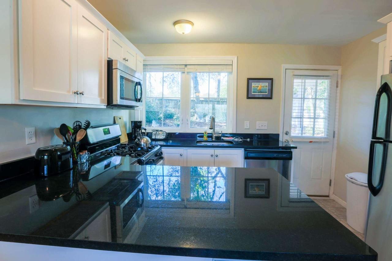 Leafy Oak Cottage - thumb 1