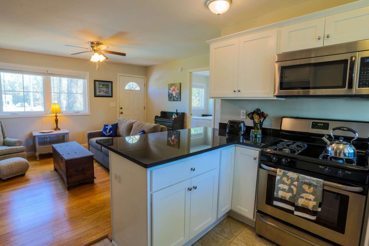 Leafy Oak Cottage - thumb 0