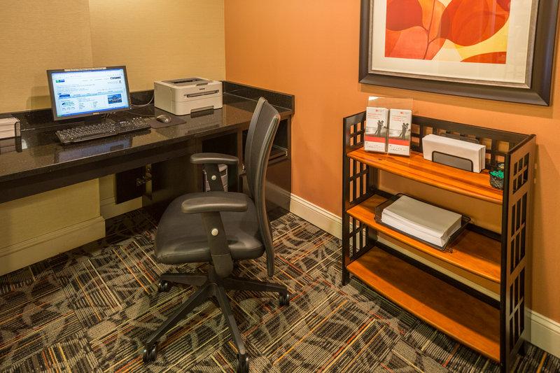 Holiday Inn Express & Suites I-26 & Us 29 At Westgate Mall - thumb 32