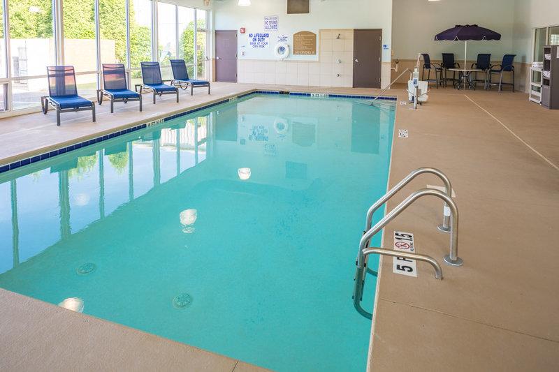 Holiday Inn Express & Suites I-26 & Us 29 At Westgate Mall - thumb 33