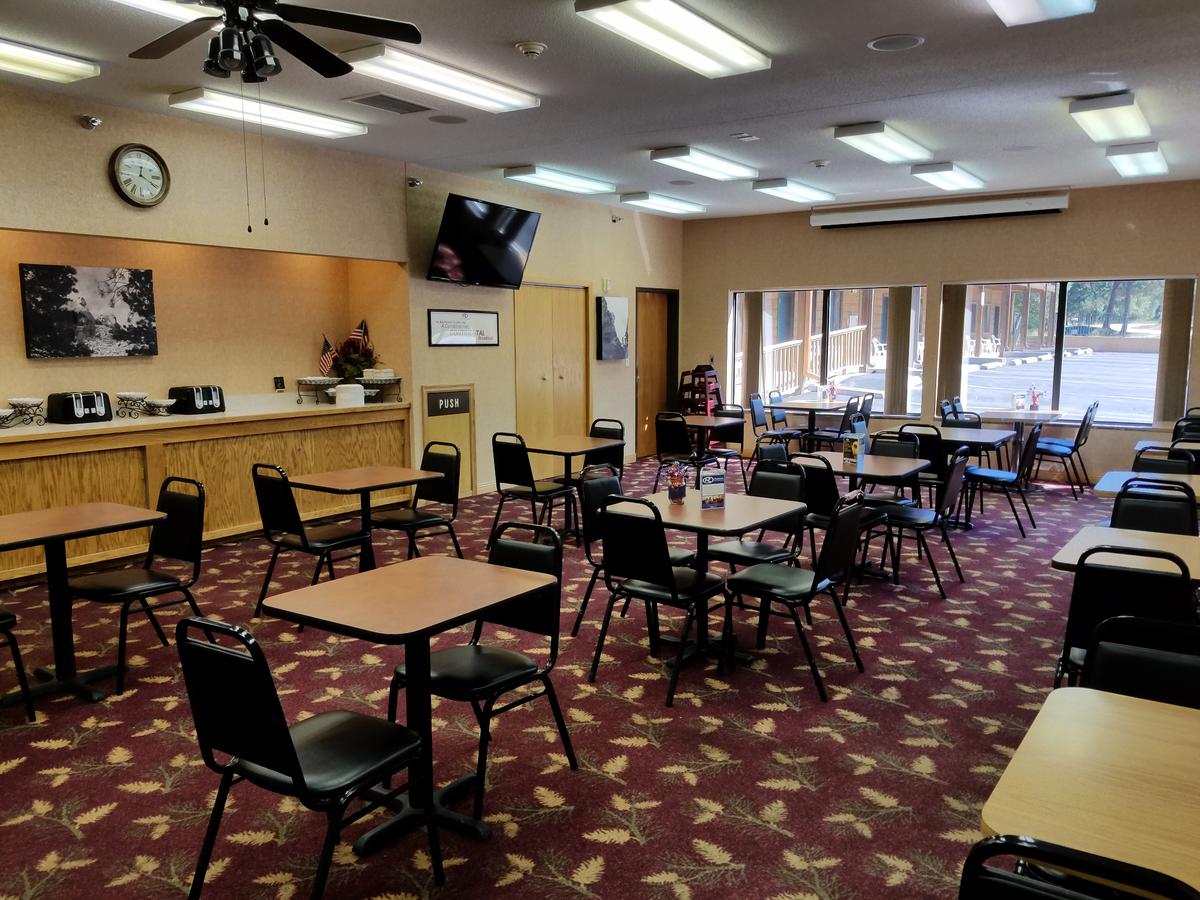 Rushmore Express & Suites - thumb 3