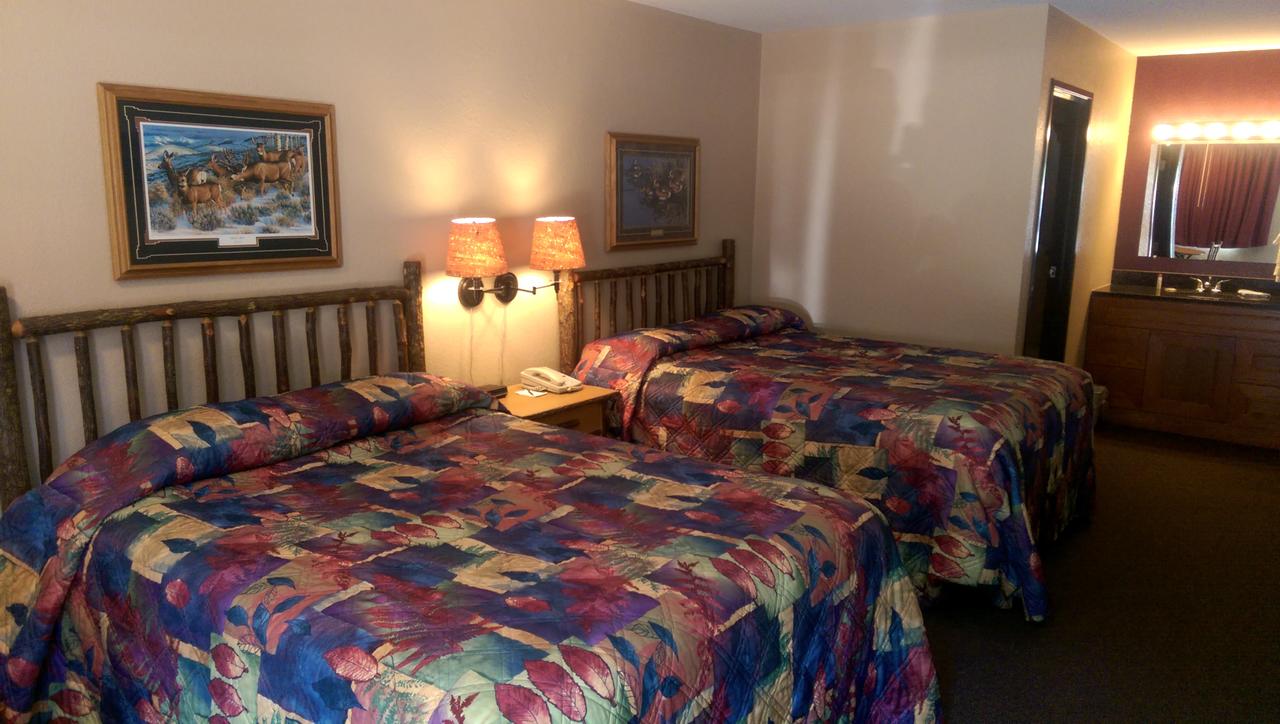Rushmore Express & Suites - thumb 7