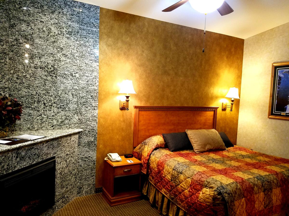 Rushmore Express & Suites - thumb 27