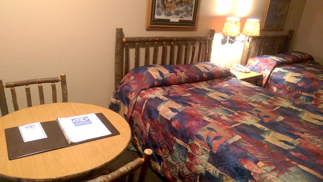 Rushmore Express & Suites - thumb 37
