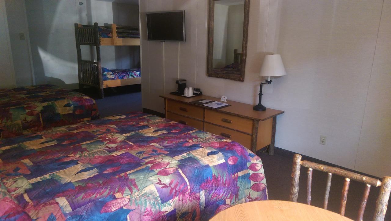Rushmore Express & Suites - thumb 33