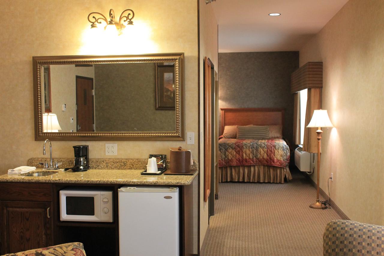 Rushmore Express & Suites - thumb 42