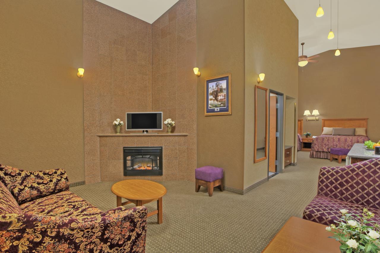 Rushmore Express & Suites - thumb 25