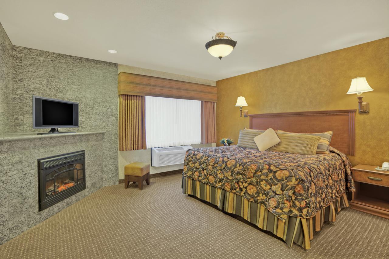Rushmore Express & Suites - thumb 26