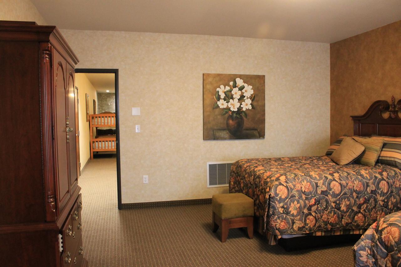 Rushmore Express & Suites - thumb 21