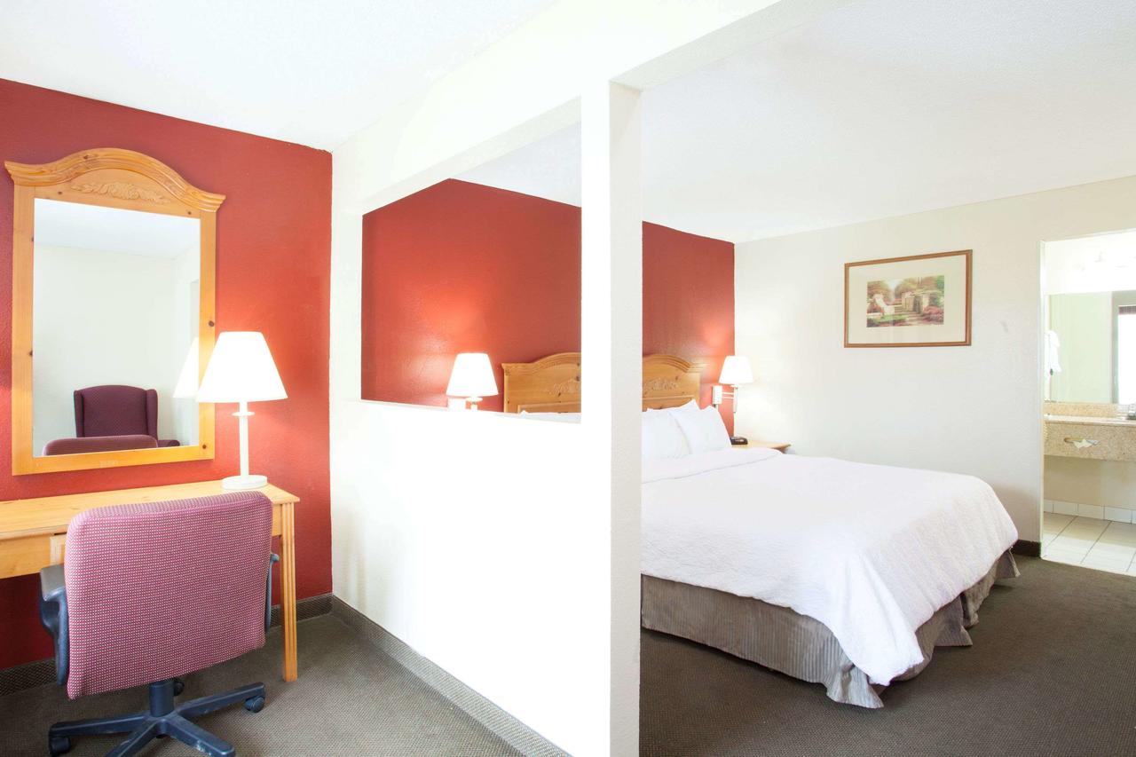 Days Inn & Suites By Wyndham Collierville Germantown Area - thumb 2