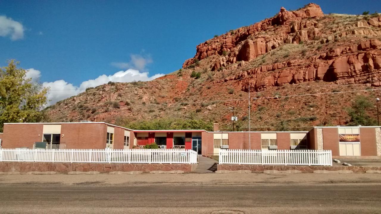 The Cowboy Bunkhouse Hostel - thumb 0