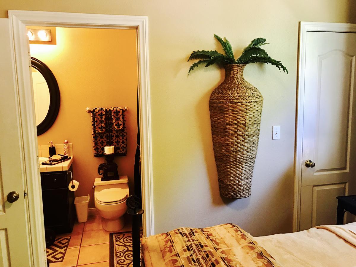 Pa'rus Room At The Desert Thistle Inn - thumb 1