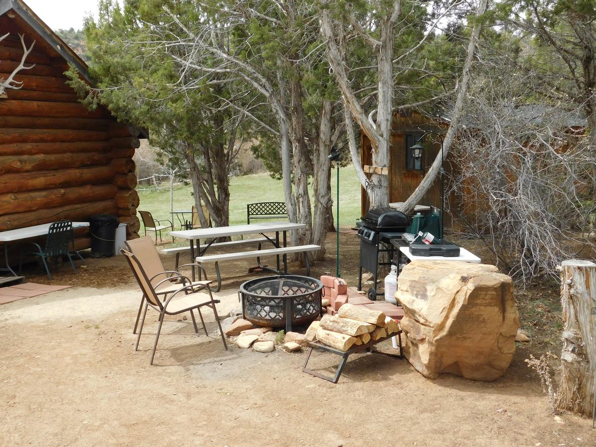 Abajo Haven Guest Cabins