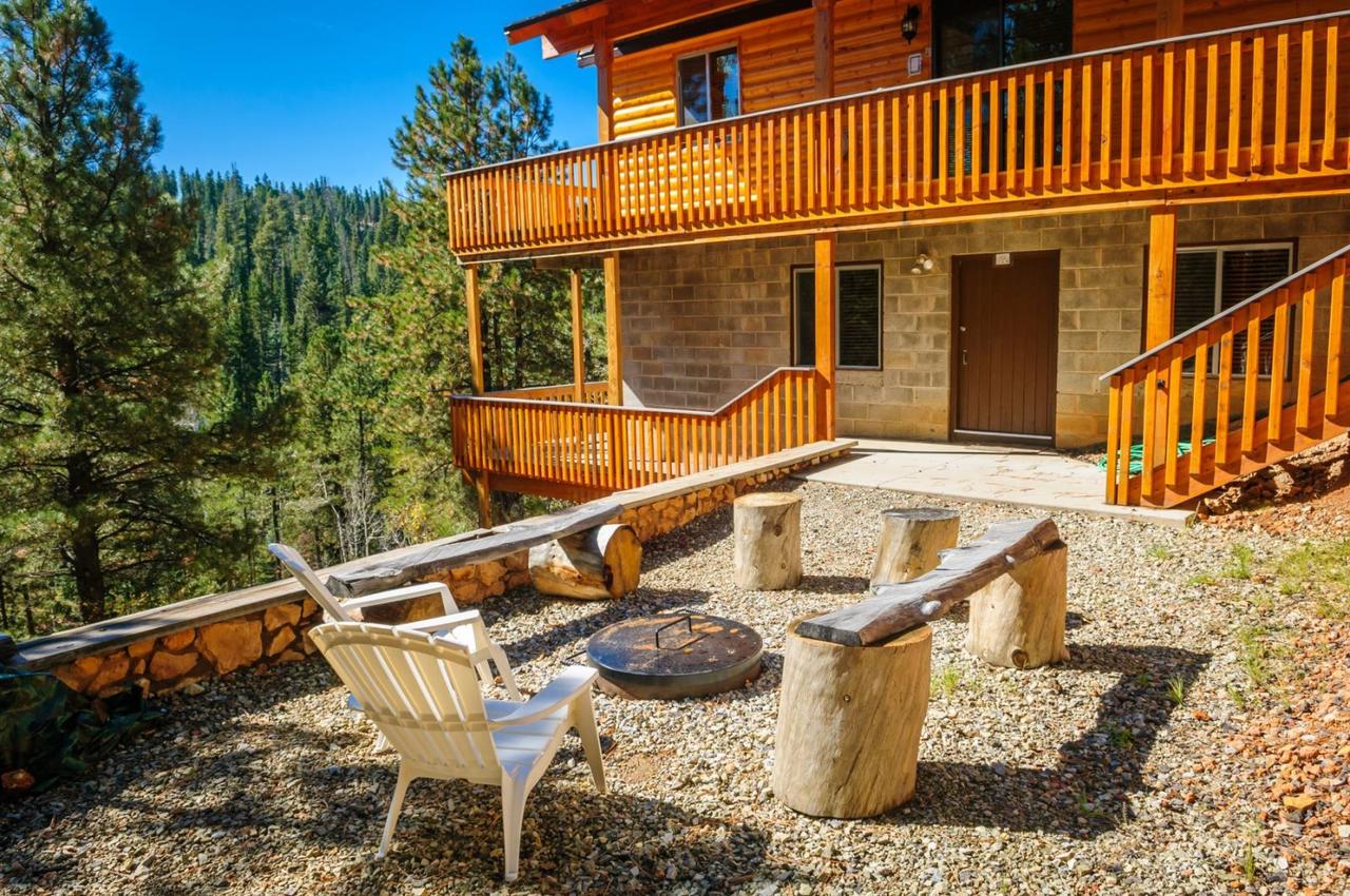 Triebold's Getaway Cabin - thumb 2
