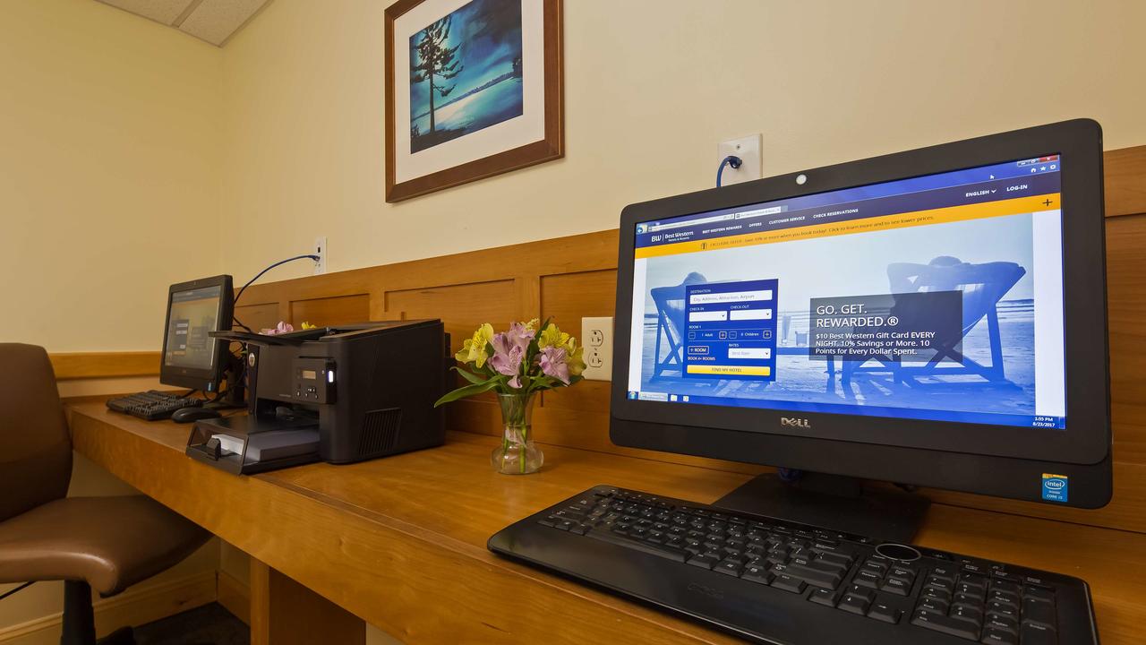 Best Western Plus Windjammer Inn & Conference Center - thumb 25