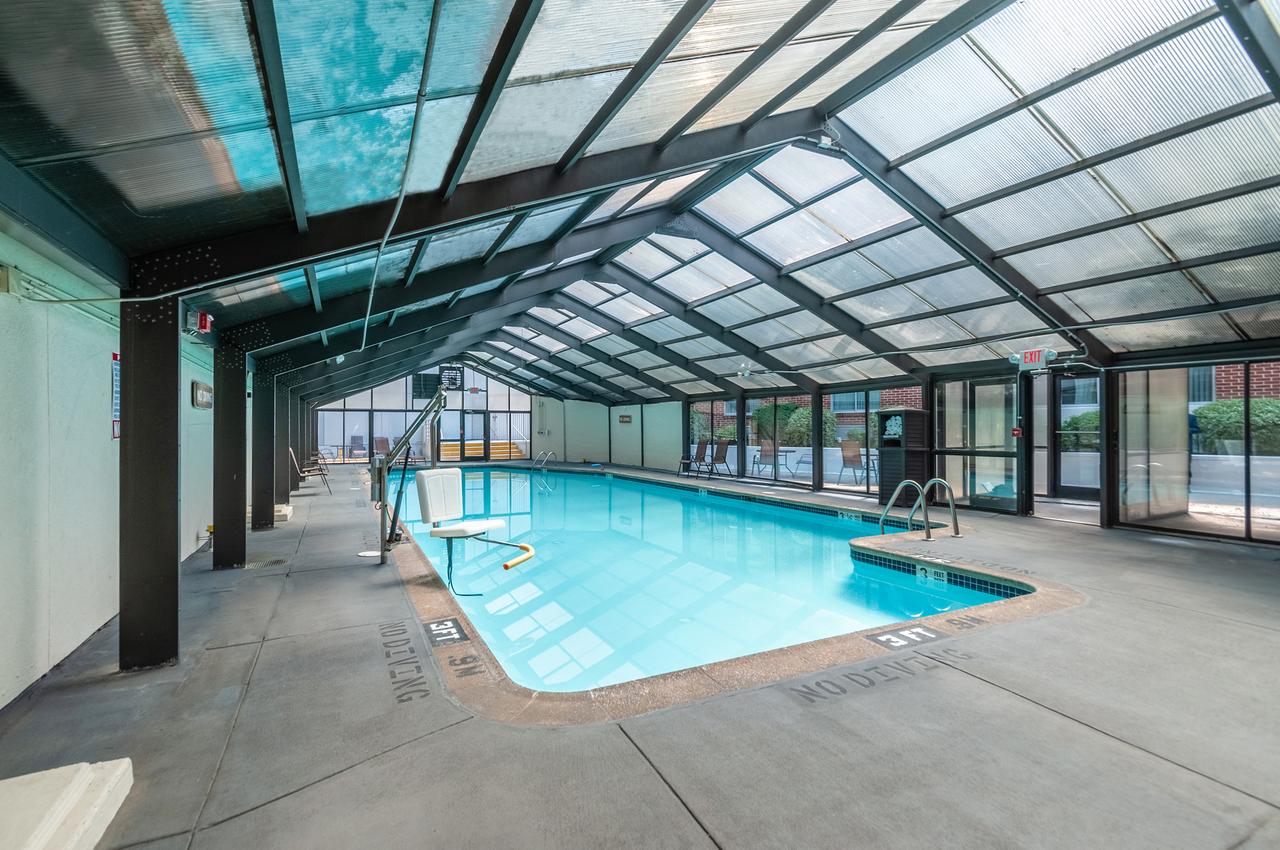 Red Lion Hotel Rosslyn Iwo Jima - thumb 1