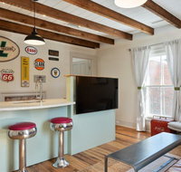 Service Station Apartment - Accommodation Los Angeles