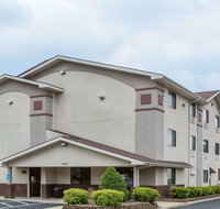 Super 8 by Wyndham Danville VA - Accommodation Los Angeles