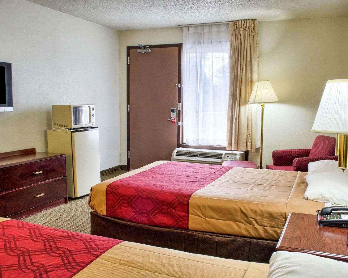 Econo Lodge Richmond - thumb 15