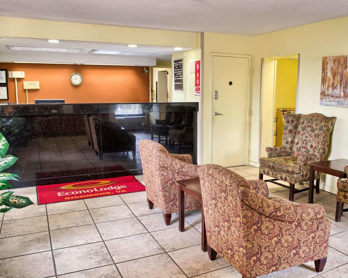 Econo Lodge Richmond - thumb 9