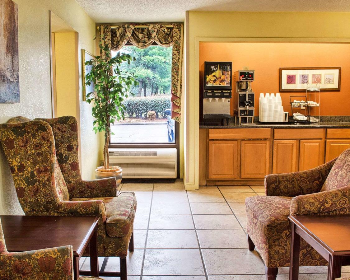 Econo Lodge Richmond - thumb 16