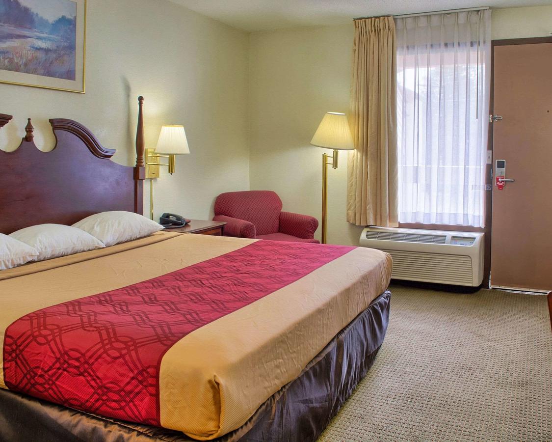 Econo Lodge Richmond - thumb 19