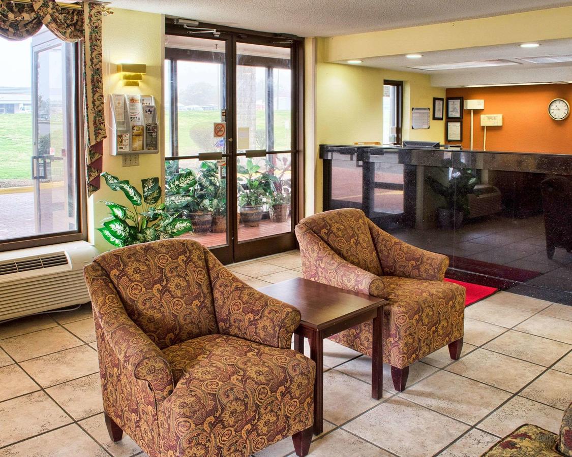 Econo Lodge Richmond - thumb 20