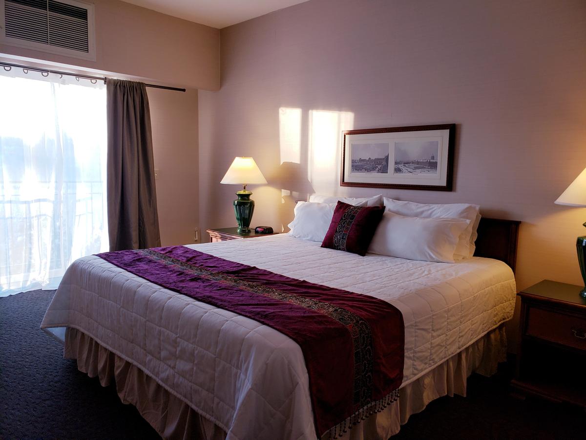 Totem Lake Hotel - thumb 18