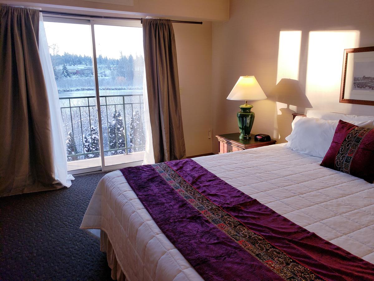 Totem Lake Hotel - thumb 0
