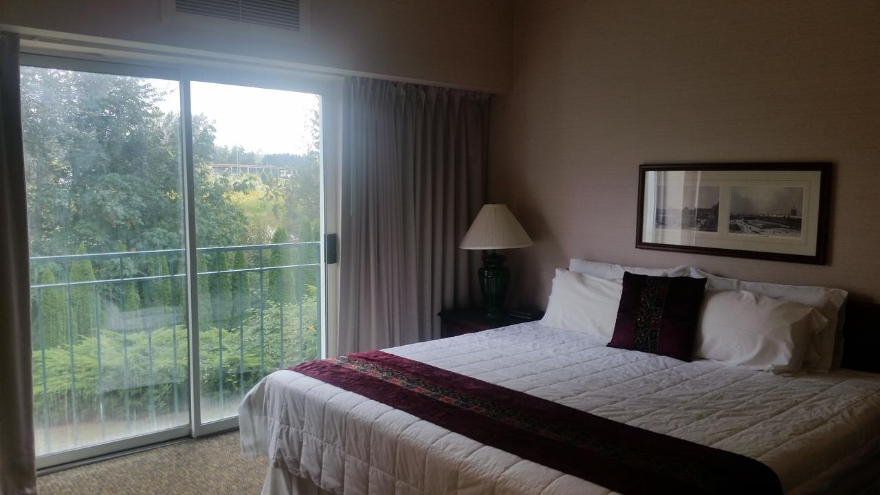 Totem Lake Hotel - thumb 21