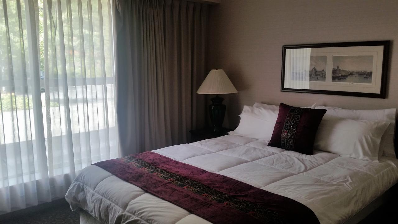 Totem Lake Hotel - thumb 30