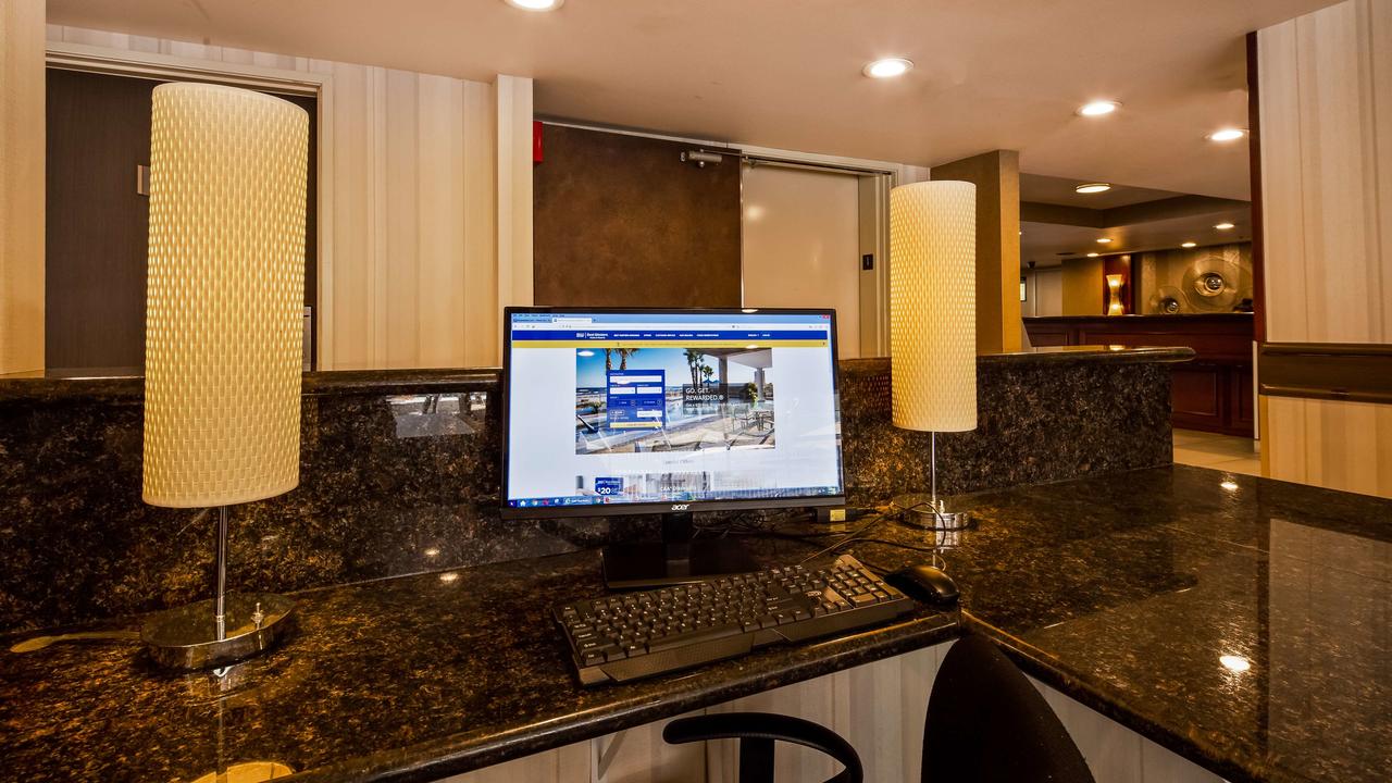 Best Western Alderwood - thumb 40