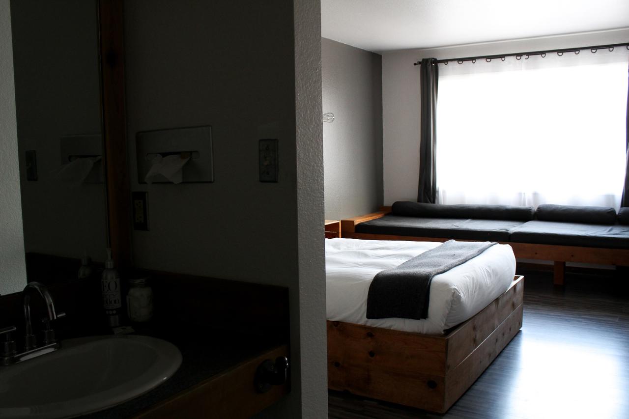 Adrift Hotel - thumb 30