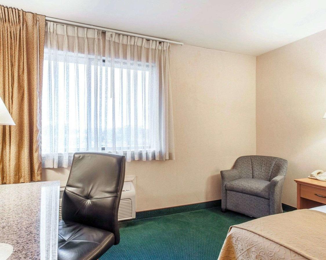 Quality Inn Renton - thumb 3