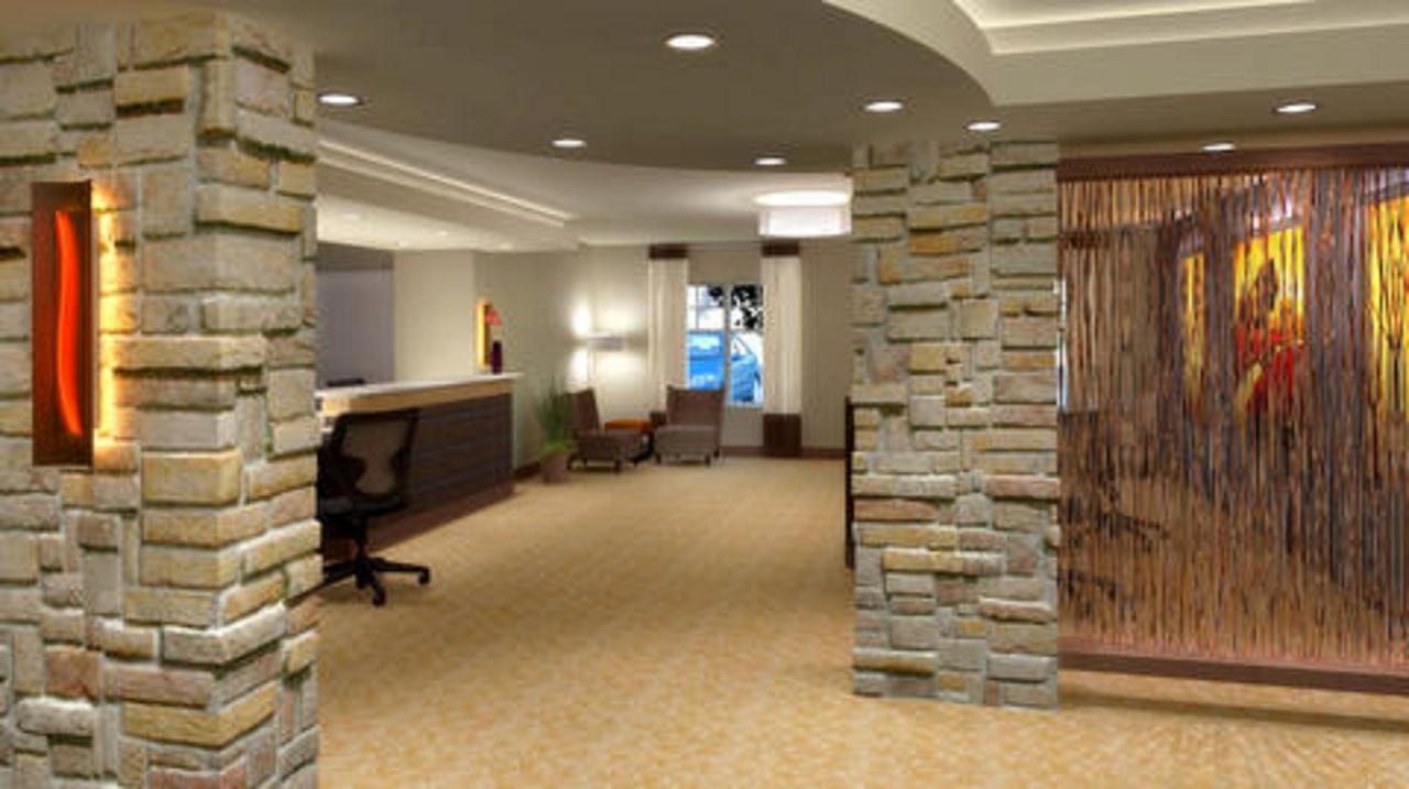 Ledgestone Hotel - thumb 6