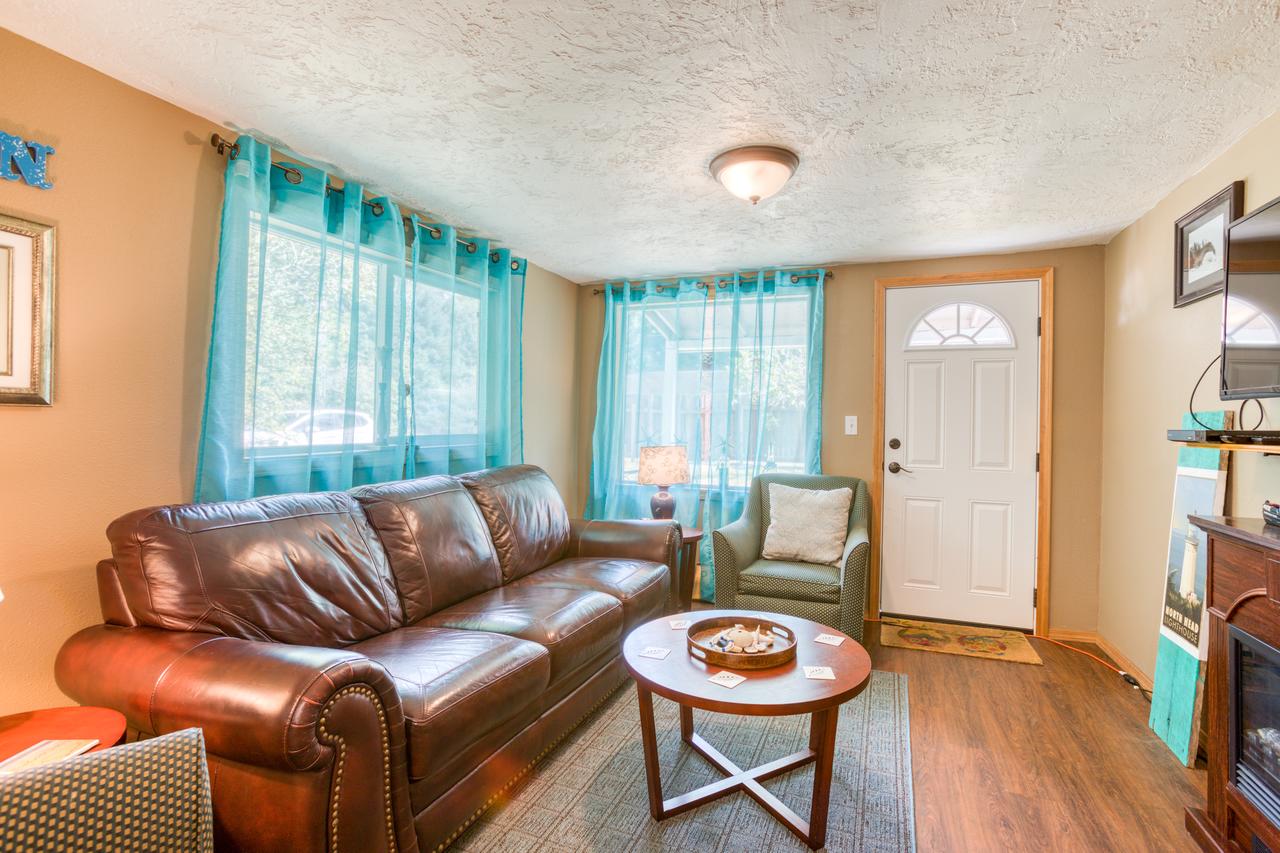 Long Beach Woodland Chalet - thumb 4