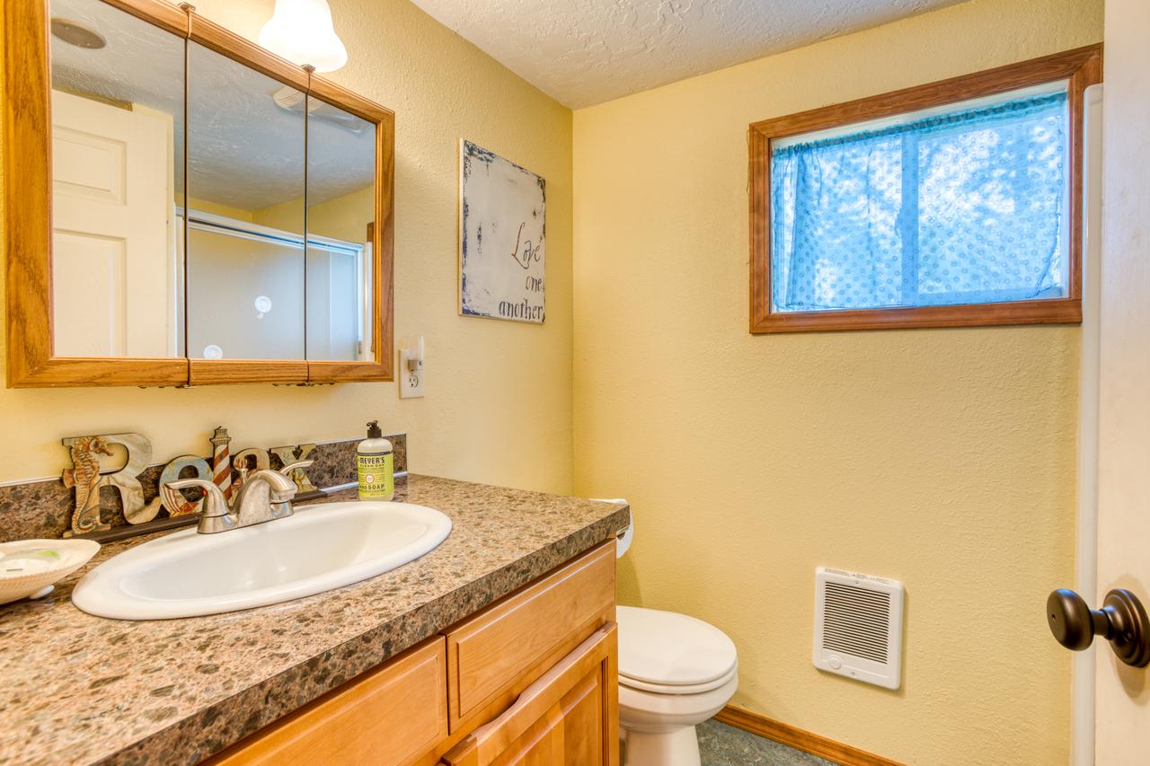 Long Beach Woodland Chalet - thumb 15