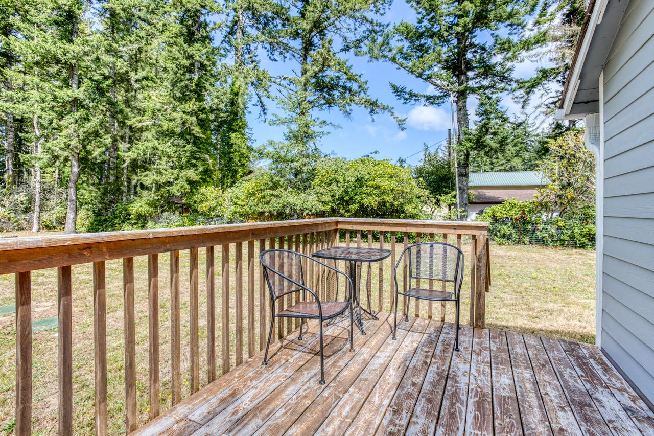 Long Beach Woodland Chalet - thumb 20