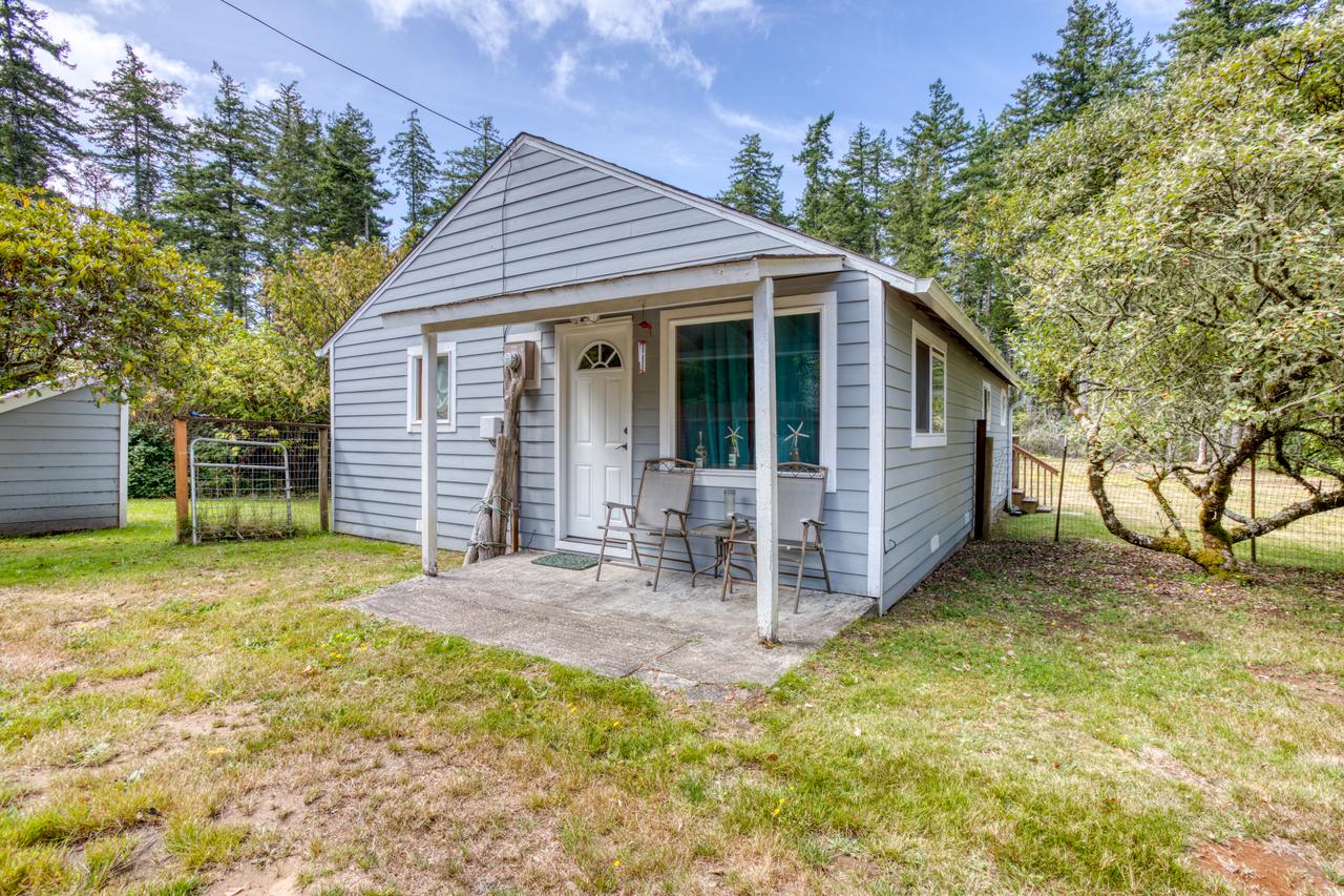 Long Beach Woodland Chalet - thumb 0