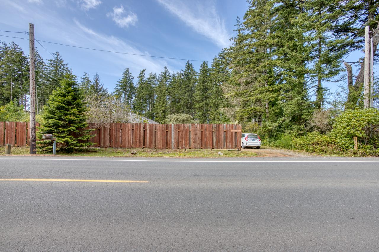Long Beach Woodland Chalet - thumb 17