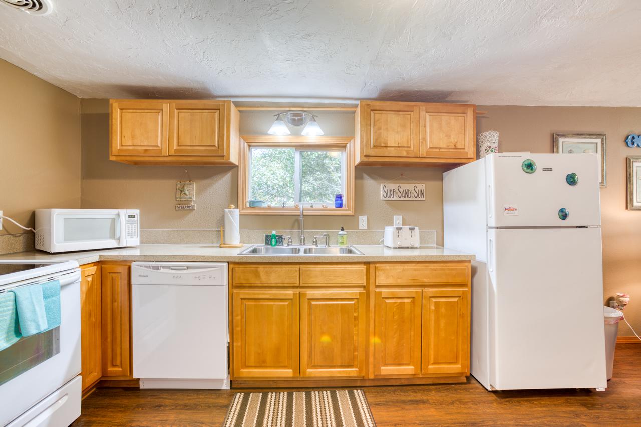 Long Beach Woodland Chalet - thumb 7