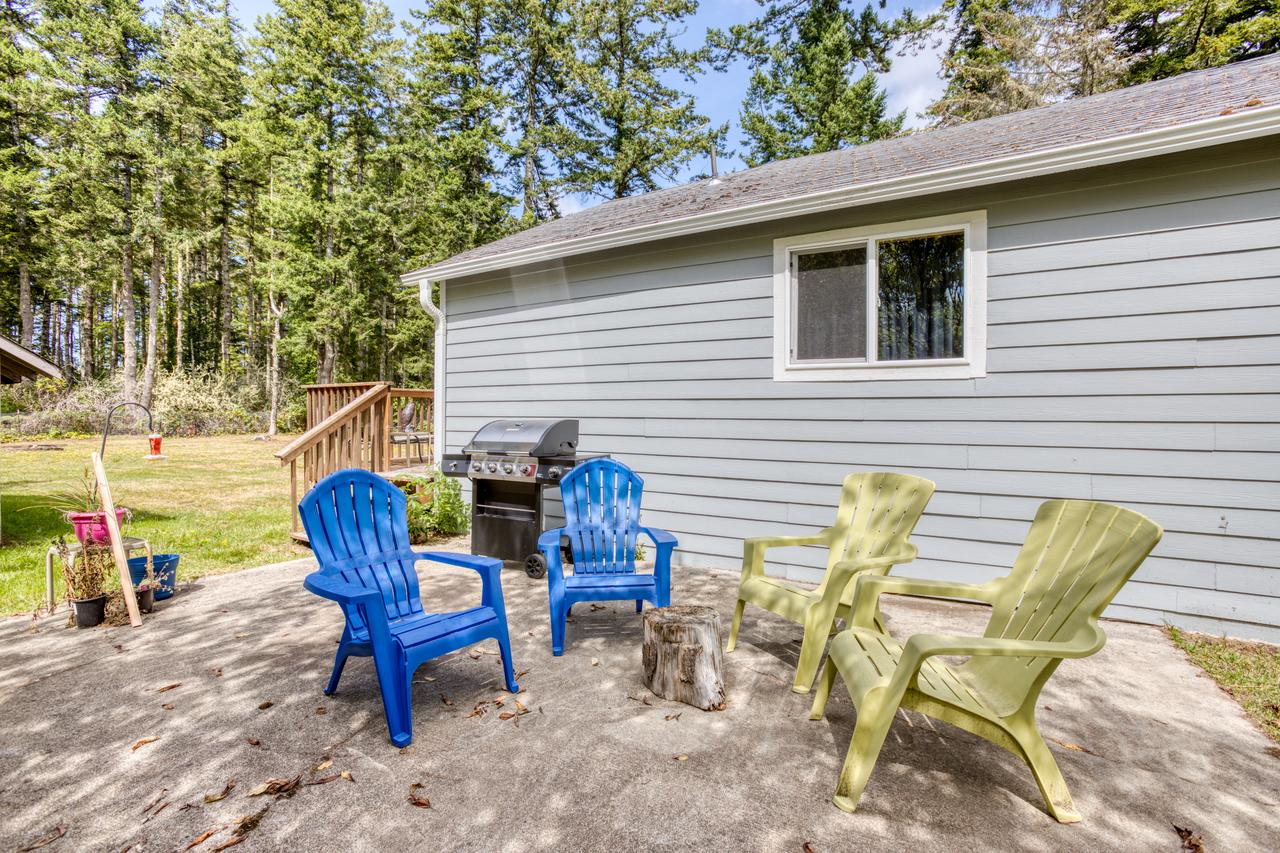 Long Beach Woodland Chalet - thumb 1